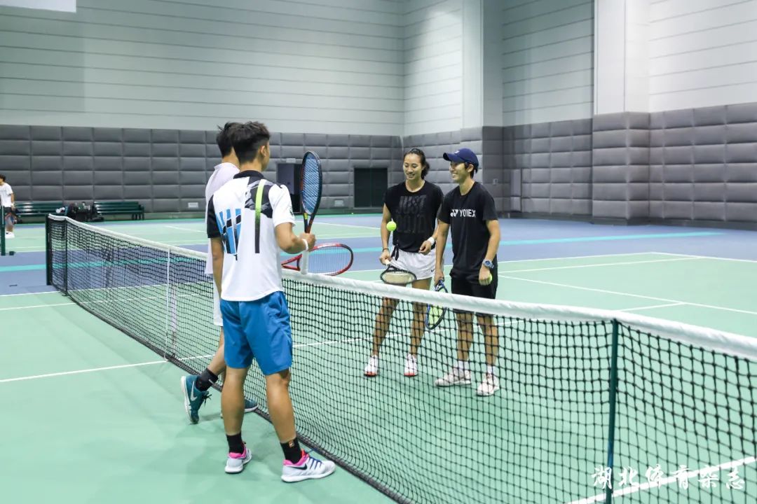 球员的同时 球员的同时